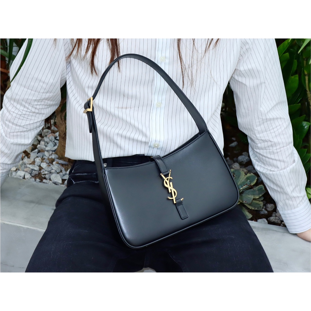 Saint laurent Ysl LE 5 À 7 平纹腋下包 657228黑色