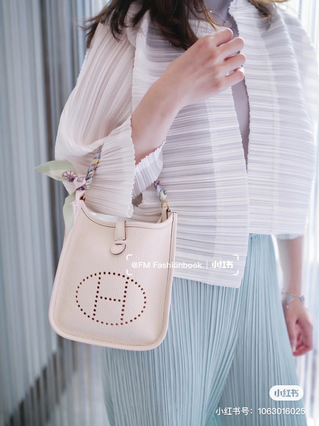 Louis Vuitton Haute Couture Classic Luxury Handbag Shoulder Crossbody 4