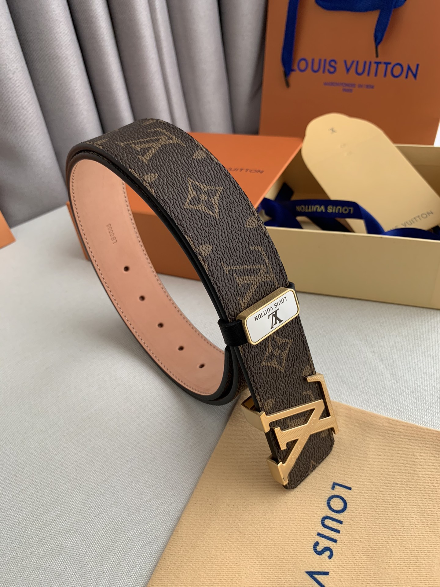 品名LV..路易..威登️原单型号挂