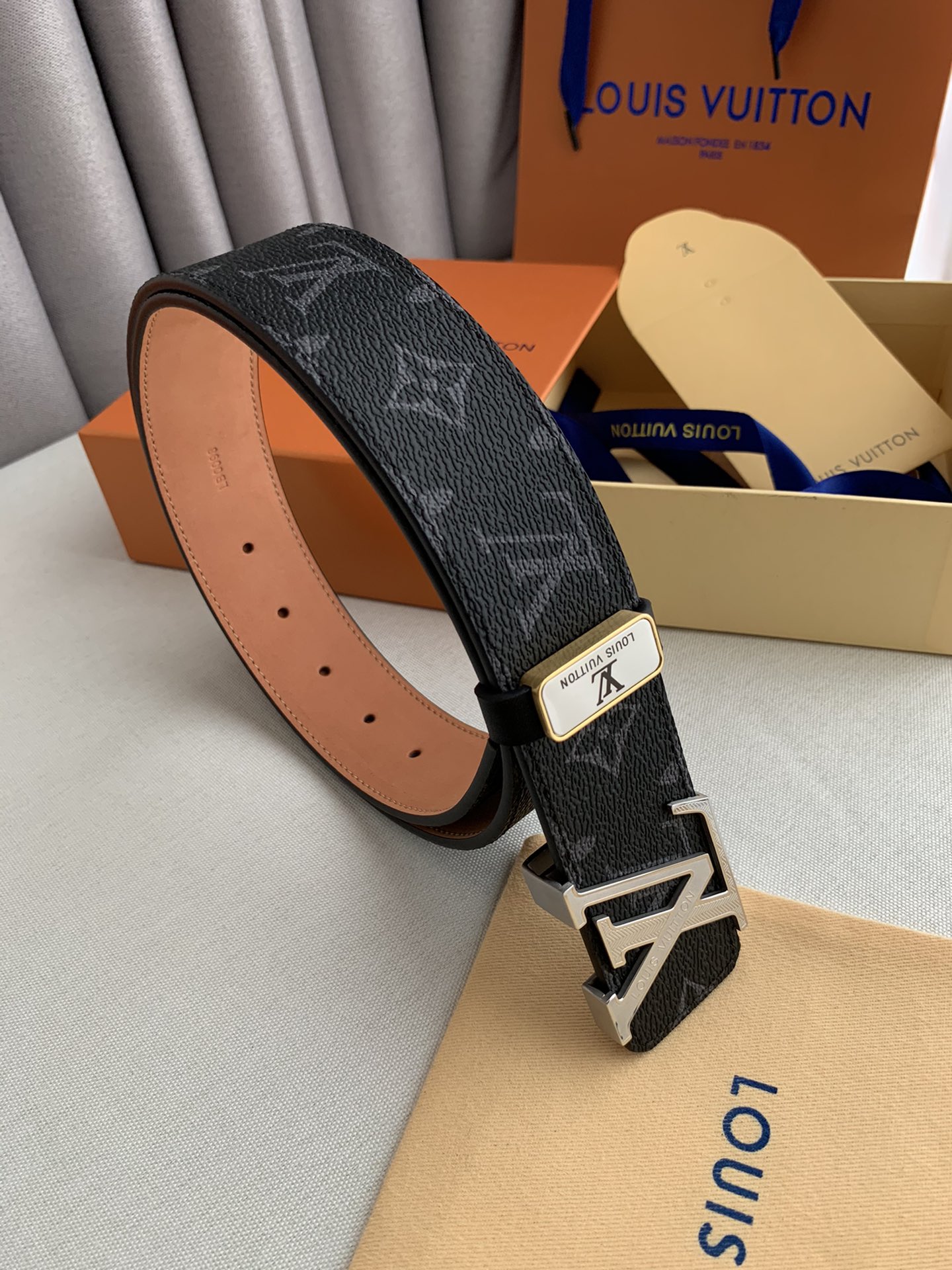 品名LV..路易..威登️原单型号挂