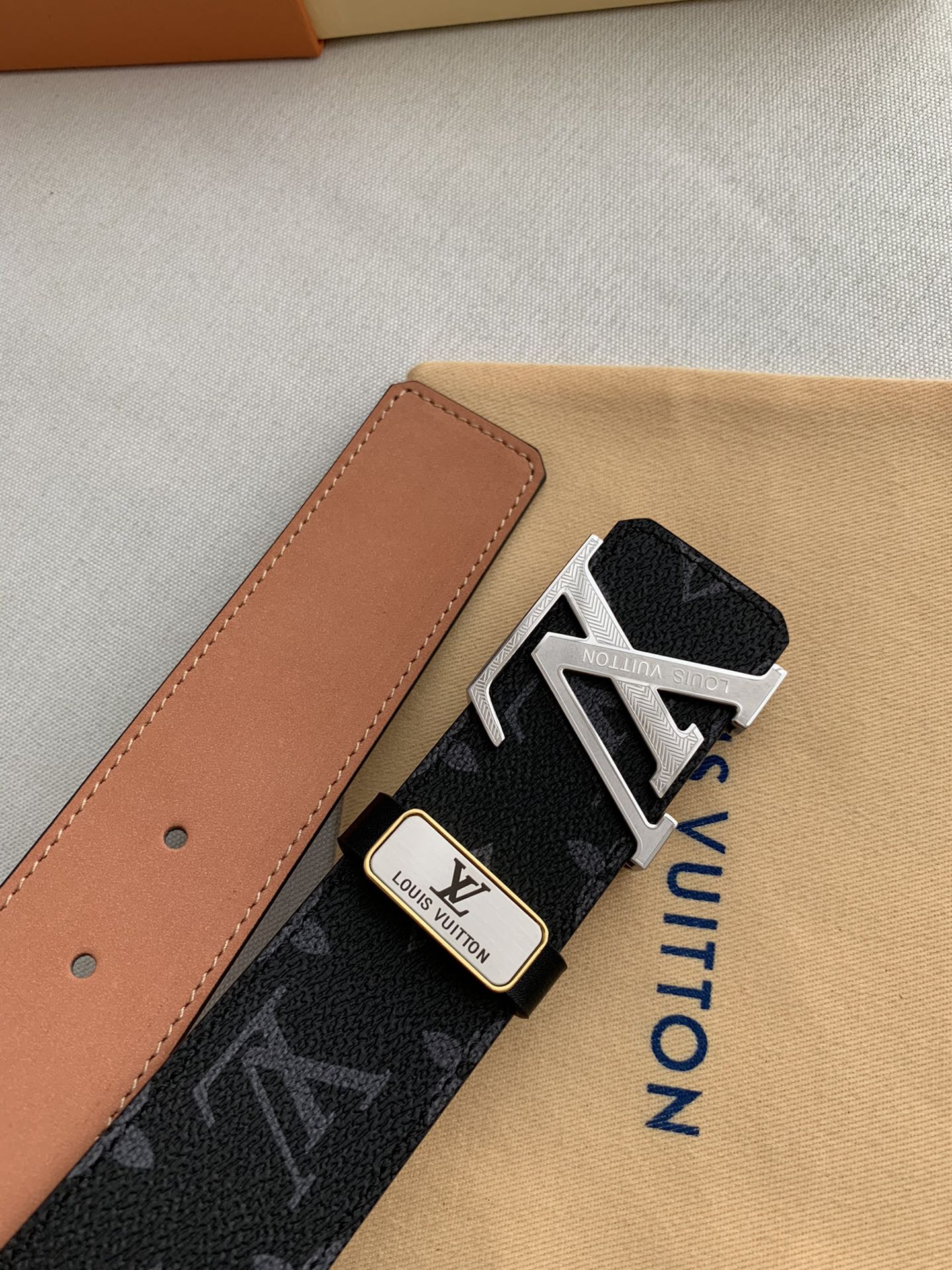 品名LV..路易..威登️原单型号挂