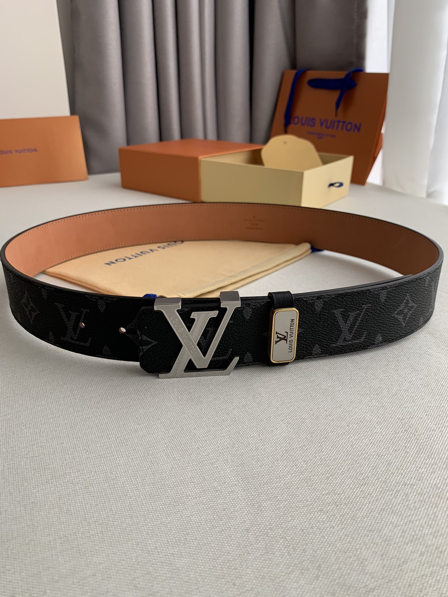 品名LV..路易..威登️原单型号挂