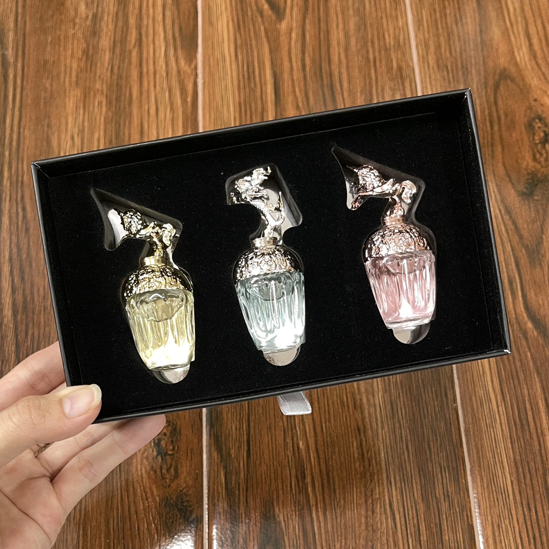 Anna Sui Miniature Perfume Set - Mermaid, Unicorn Gold, Unicorn Pink - 5ml Each 3 i1622015061 6264 2