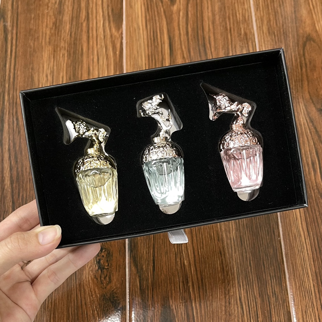 Anna Sui Miniature Perfume Set - Mermaid, Unicorn Gold, Unicorn Pink - 5ml Each 4 i1622015061 8195 3