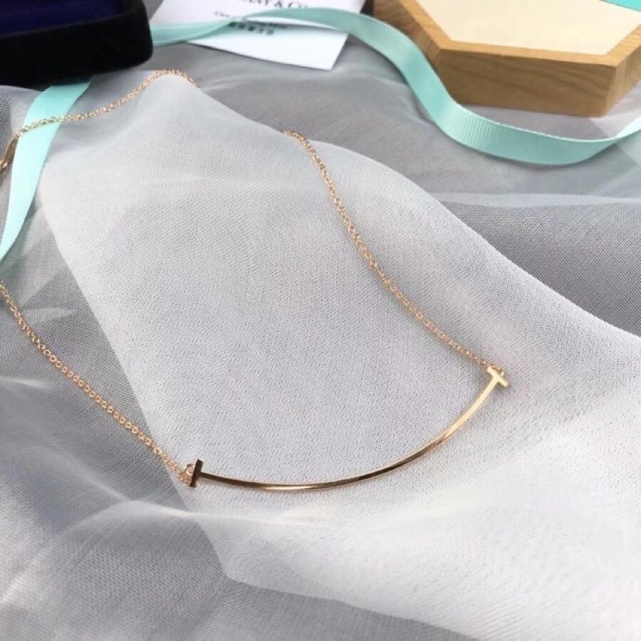 NO:361424,Tiffany necklace diamond-free large smile necklace, the upper body effect is very beautiful, Tiffany necklace, tiffany, necklace19860909蒂芙尼项链无钻大号微笑项链 上身效果很美,蒂芙尼项链,tiffany,necklace,Jewelry