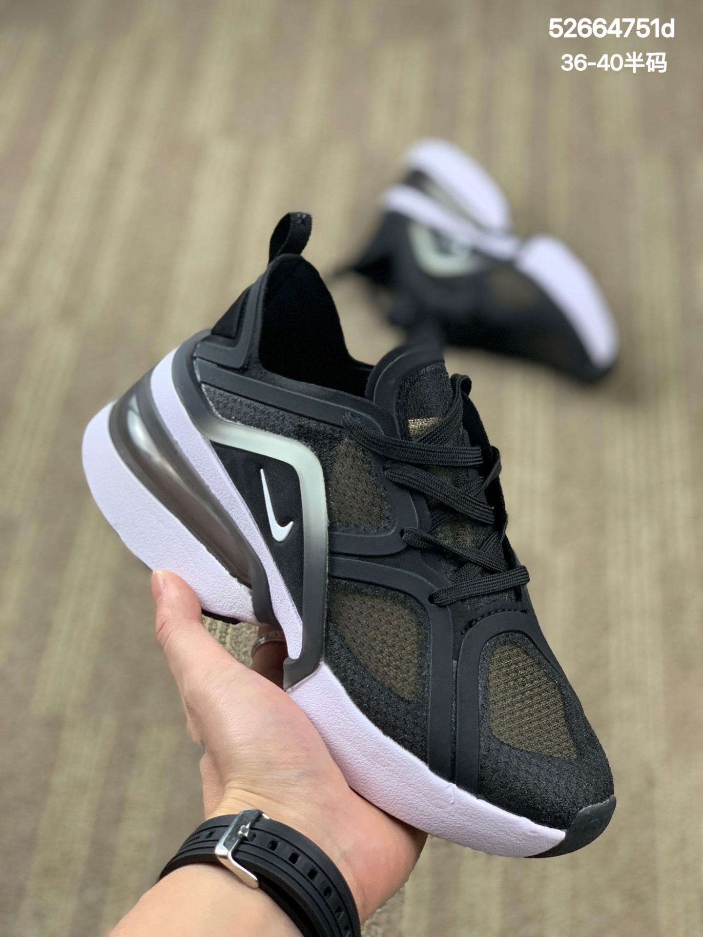 
耐克Nike Aia Max 270 XX网纱透气气垫 打造动感视觉和舒适脚感的双重体验 这双的鞋半透明鞋面穿过的它鞋头和轮廓，同时还沿着眼睛下留来，Barely Volte中隐藏部的分是盲目的，偏离了盖覆的Frosted Spruce swoosh，融入了头舌和内衬！
货号：CU9430-001
尺码：36 36.5 37 38 38.5 39 40
编码:52664751d