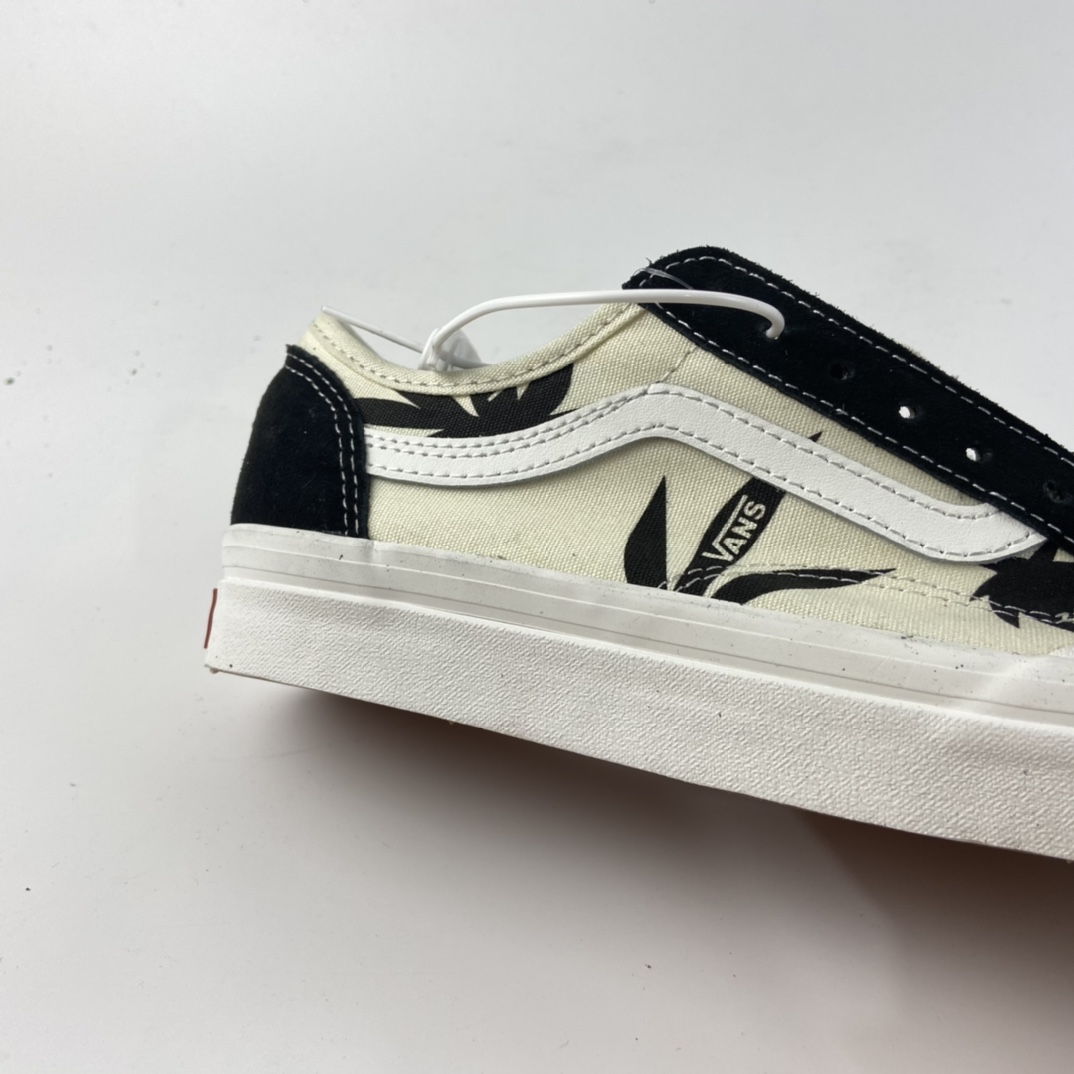 P150 Vans Style 36 Cecon SF 半月包头白印黑枫叶 VN0A3MVLK0A