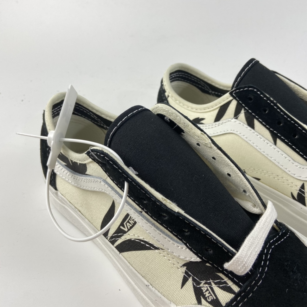 P150 Vans Style 36 Cecon SF 半月包头白印黑枫叶 VN0A3MVLK0A