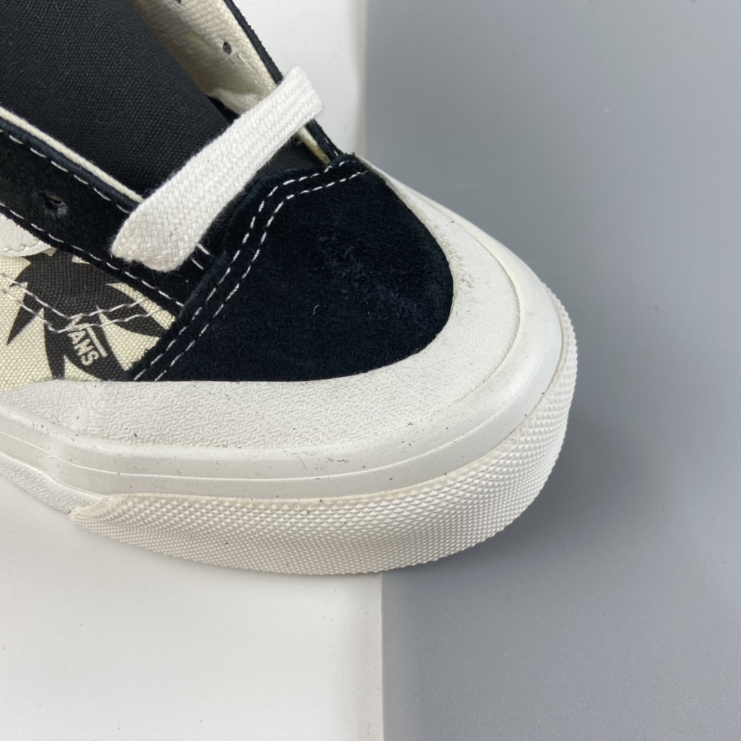P150 Vans Style 36 Cecon SF 半月包头白印黑枫叶 VN0A3MVLK0A