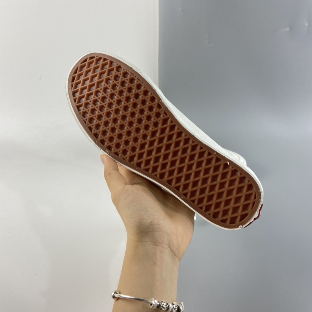 P150 Vans Style 36 Cecon SF 半月包头白印黑枫叶 VN0A3MVLK0A