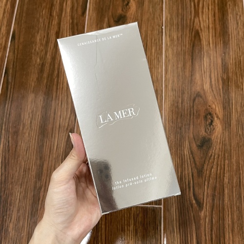 La Mer The Infused Lotion - Hydrating Essence with Dual-Phase Formula - 150ml 1 La Mer The Infused Lotion - Hydrating Essence with Dual-Phase Formula - 150ml