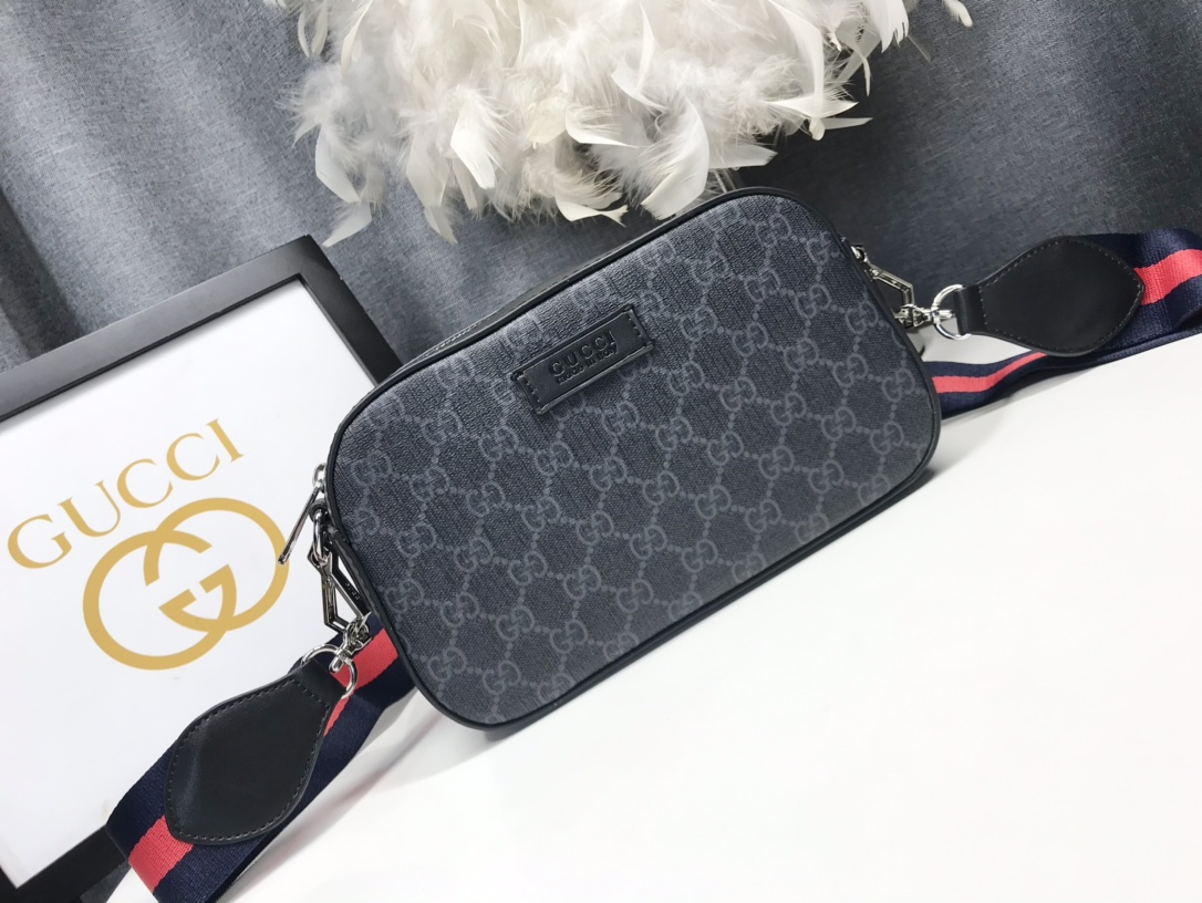 黒色相机包 - デザイン性と機能性が融合したスタイリッシュな肩背包