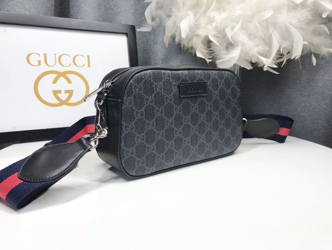 黒色相机包 - デザイン性と機能性が融合したスタイリッシュな肩背包