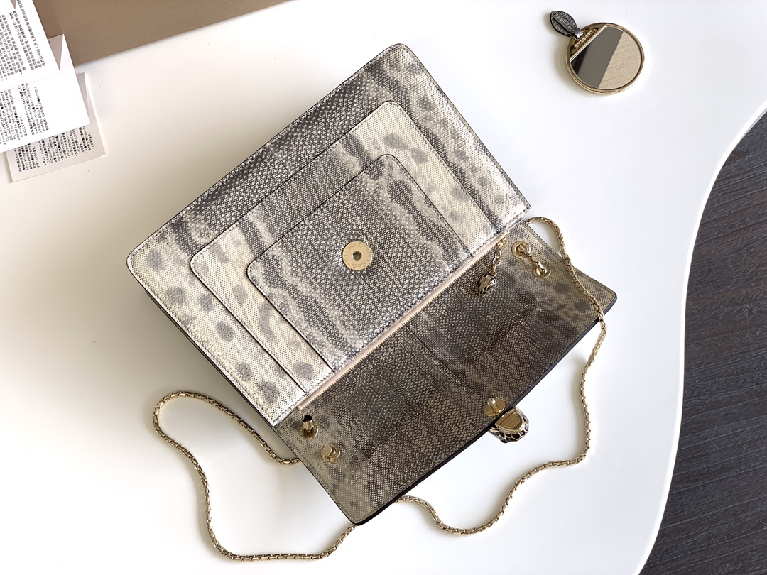 BVLGARI宝格丽"Sprpenti Forever "乳蛋白石色金属质感水蛇皮肩背包38326