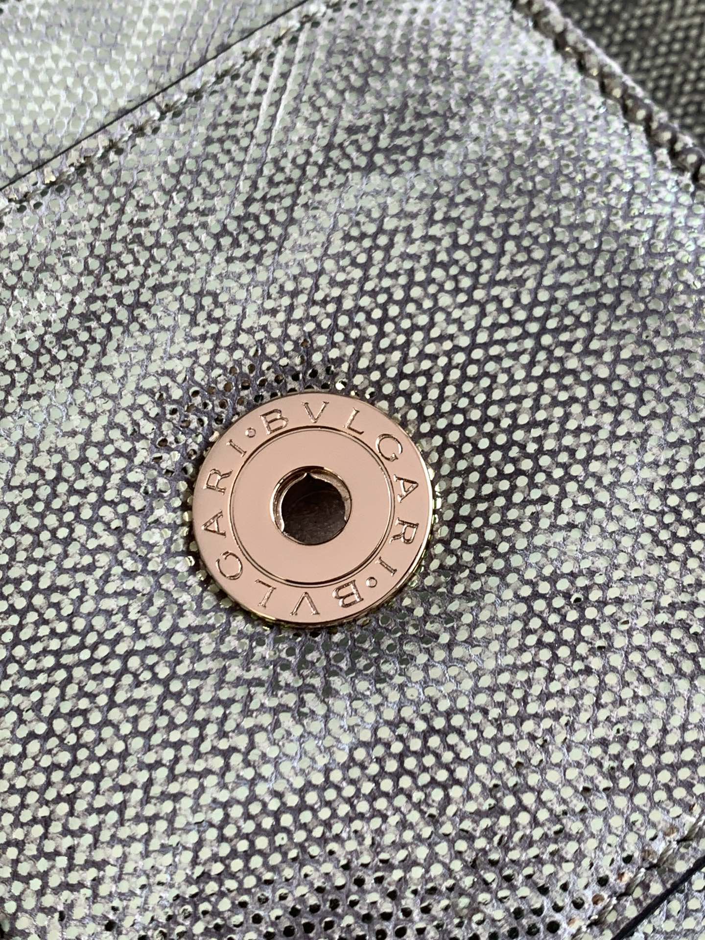 BVLGARI宝格丽"Sprpenti Forever "薄荷绿金属质感水蛇皮肩背包61879