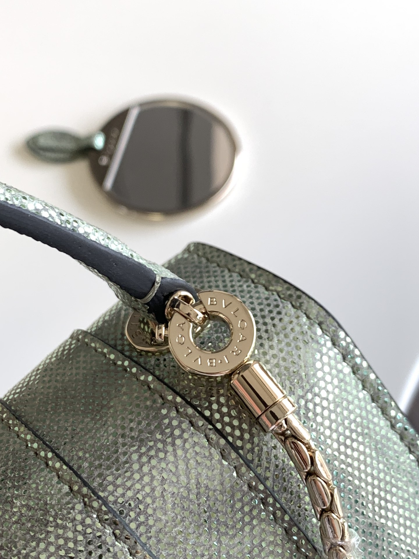 BVLGARI宝格丽"Sprpenti Forever "薄荷绿金属质感水蛇皮手提包38329
