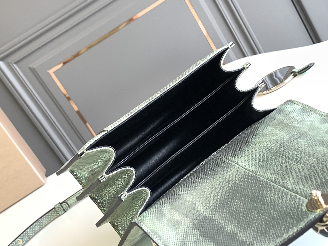 BVLGARI宝格丽"Sprpenti Forever "薄荷绿金属质感水蛇皮手提包38329