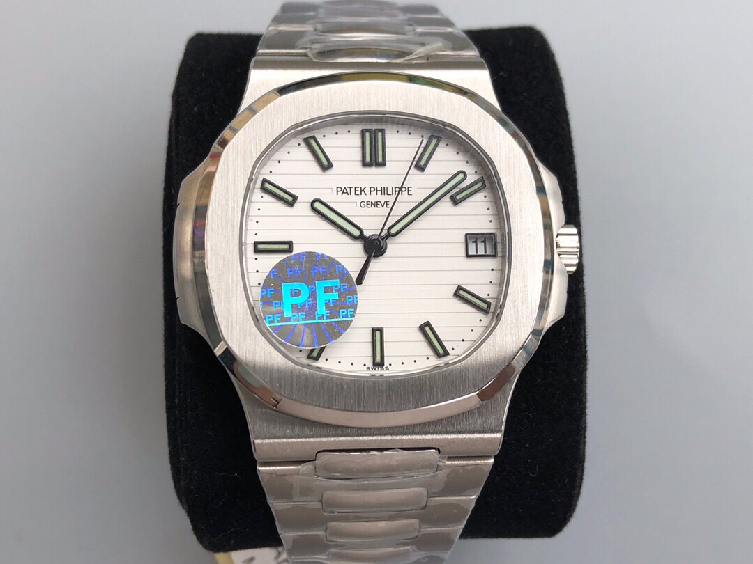 Está disponible en pequeñas cantidades la versión PfV2 de la máquina todo en uno, réplica del reloj de acero más delgad…