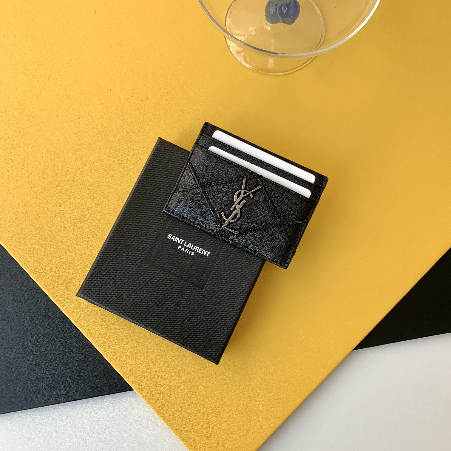 Lambskin Diamond Card Holder Metal Interlocking Jacquard Embossed Stitching Card Slot