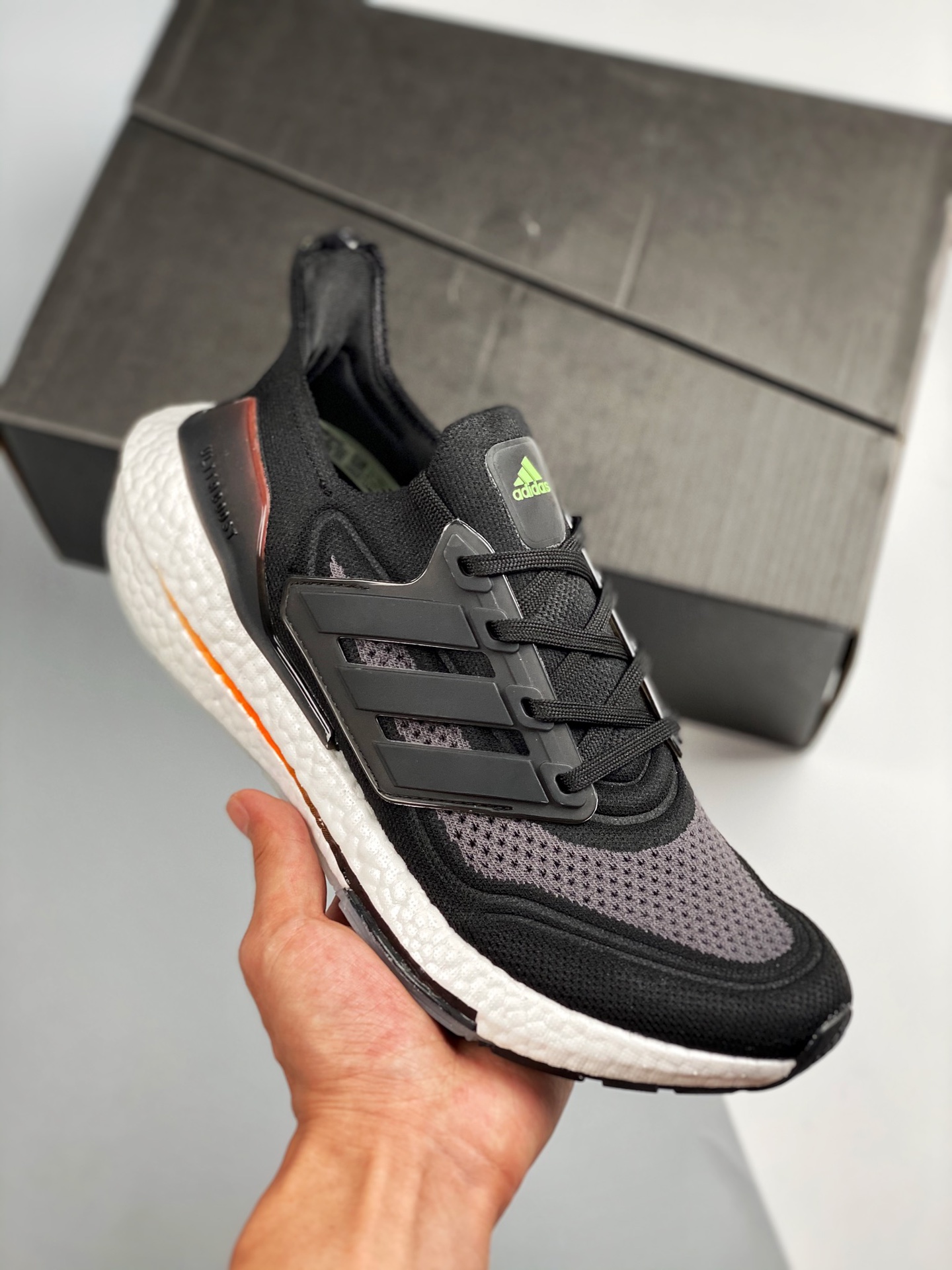 Ultra Boost 7.0 negro gris verde, lanzamiento sincronizado en tiendas, fotos reales en primer lanzamiento, en comparaci…