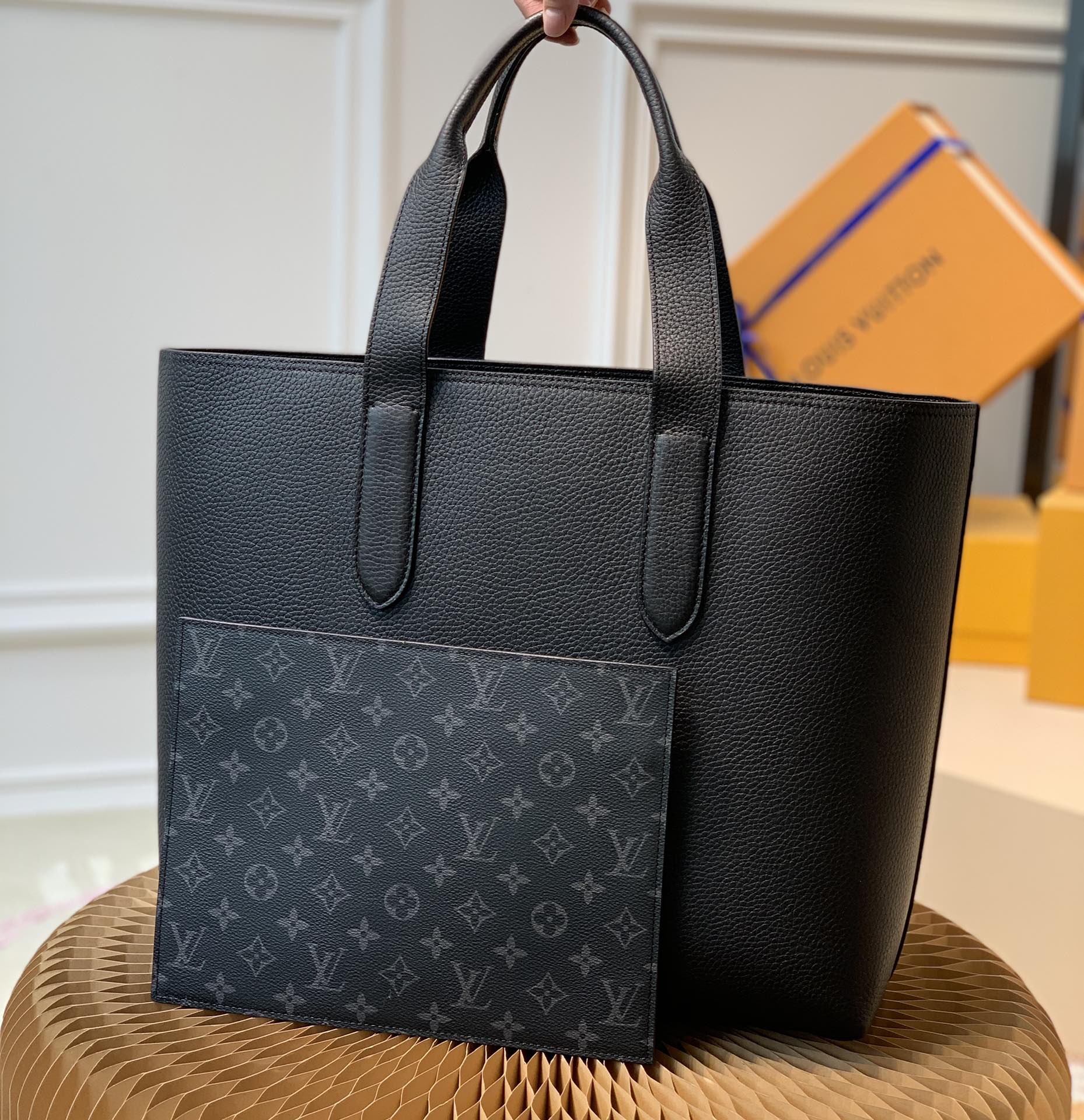 Louis Vuitton LV Cabas Voyage bag M52817