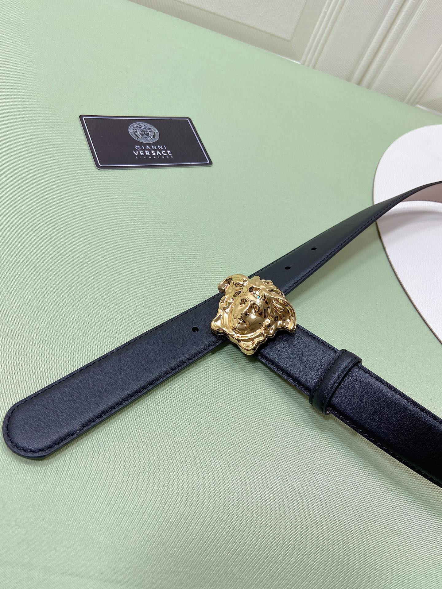 范思哲官网新款带身釆用双面头层牛皮大