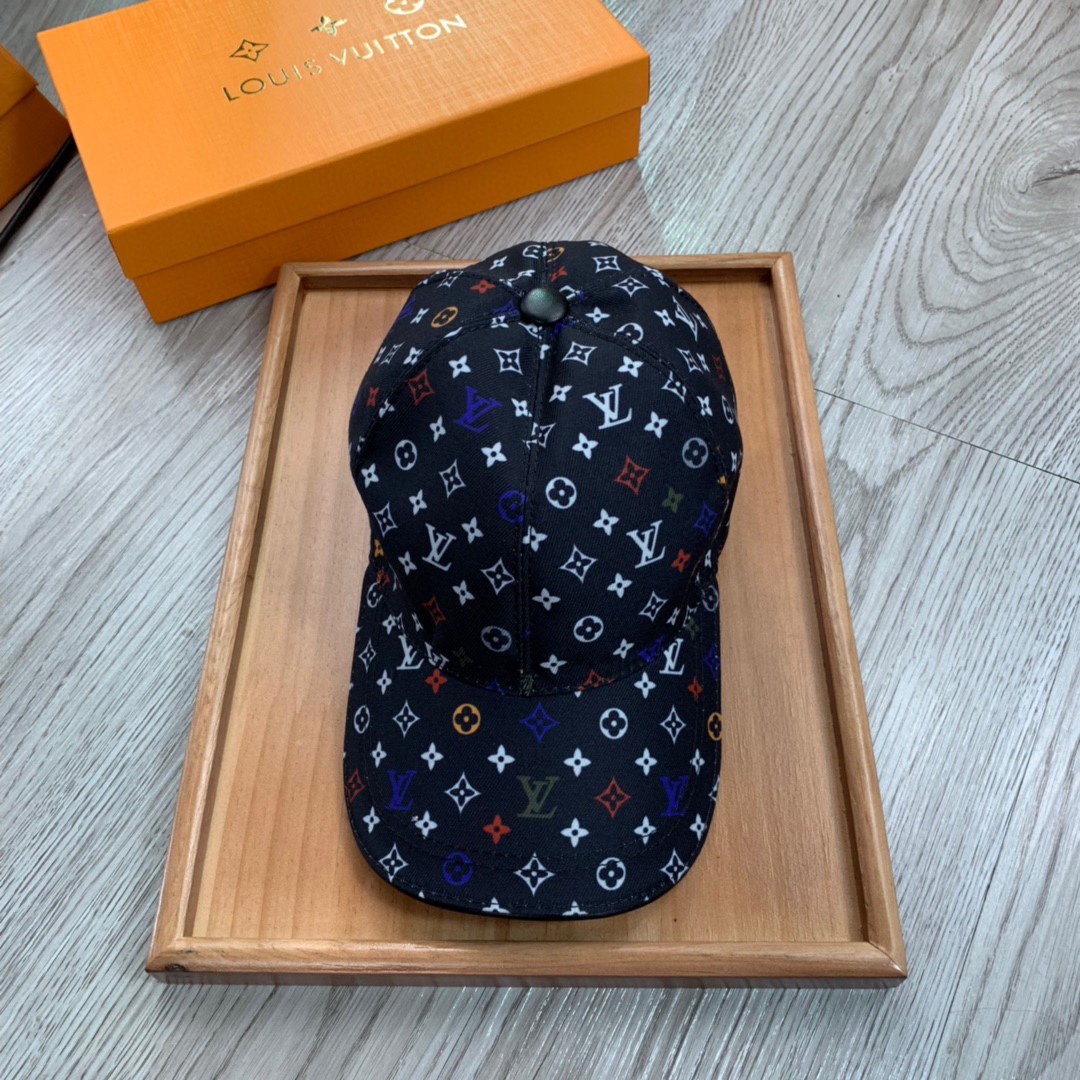 NO:764677,.L family.【Super A quality】The latest model!  Fashion trend, high-end workmanship!  Every hat is made with care!  Oxford material!  First layer of cowhide!  Comes with box, dust bag, card!  Extraordinary quality, details are also very important. Genuine leather cap nails, leather adjustment strap!  hat straw hat bucket hat baseball cap,hat,louis vuitton,espadrilles,cowhide,hats19860909.L家.【超A品质】最新款！时尚潮流,高端做工！每一个帽子都是用心之作！牛津材质！头层牛皮！配盒子、防尘袋、卡片！非一般的品质,细节也很重要.真皮帽钉,真皮调节带！帽子草帽渔夫帽棒球帽,帽子,louis vuitton,espadrilles,cowhide,hats,hat
