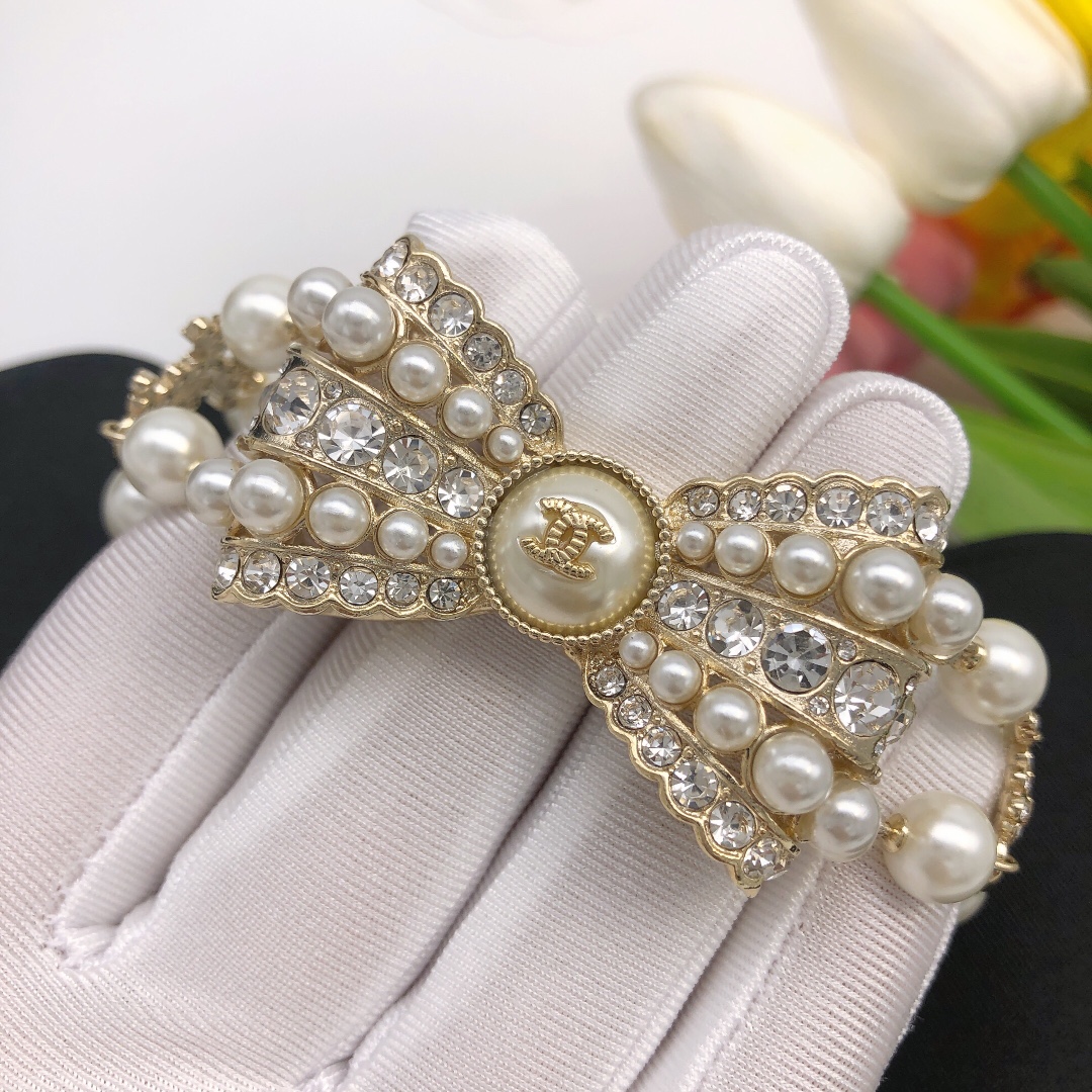 编号XXL0036
香奈儿CHANEL 原单新品  小香蝴蝶结🎀珍珠项链 高端品质，专柜11开模，专柜原