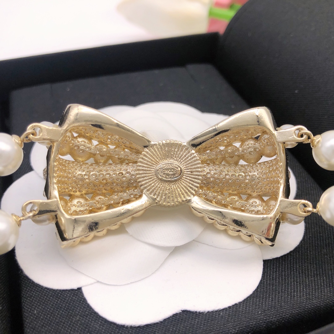 编号XXL0036
香奈儿CHANEL 原单新品  小香蝴蝶结🎀珍珠项链 高端品质，专柜11开模，专柜原