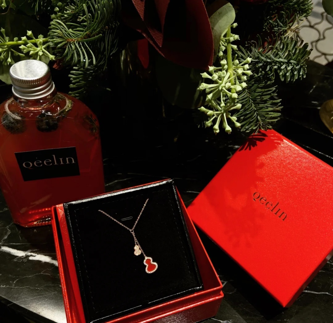 NO:103018,Chinese style counter picture, wearing picture, kirin necklace, qeelin, necklace19860909中国风专柜图 佩戴图,麒麟项链,qeelin,necklace,Jewelry