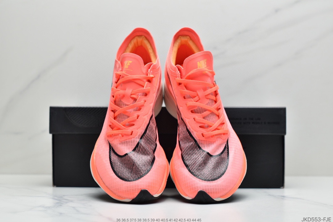 160 耐克Nike ZoomX Vaporfly Next% 马拉松跑步鞋鞋面使用了全新 Vaporweave 科技 AO4568-103