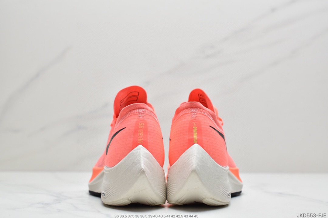 160 耐克Nike ZoomX Vaporfly Next% 马拉松跑步鞋鞋面使用了全新 Vaporweave 科技 AO4568-103