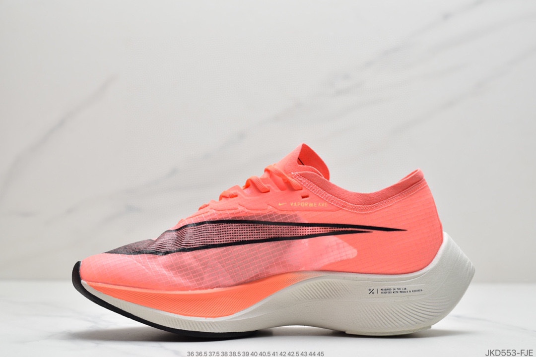 160 耐克Nike ZoomX Vaporfly Next% 马拉松跑步鞋鞋面使用了全新 Vaporweave 科技 AO4568-103