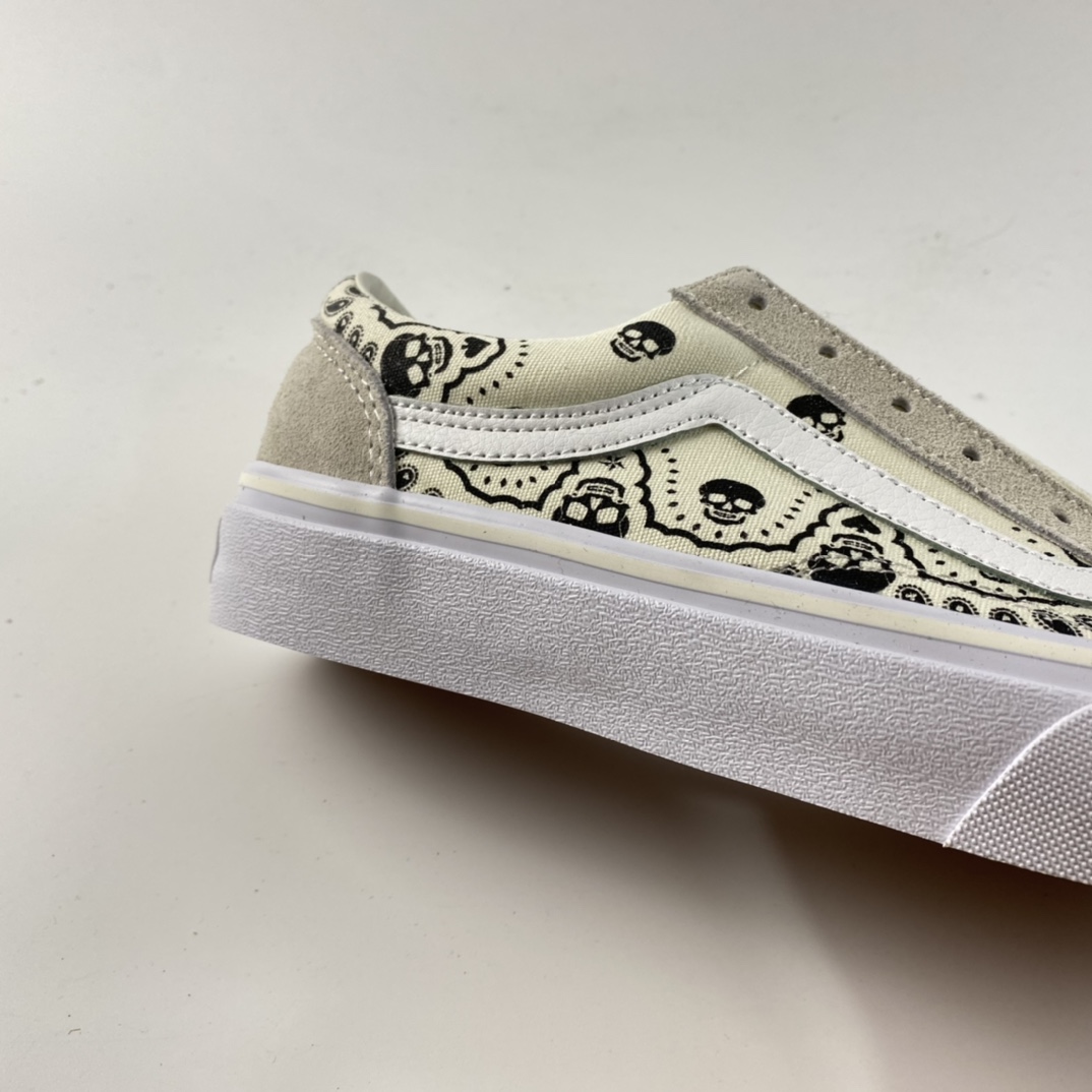 P150 Vans Style 36 万斯骷髅头印花 低帮硫化帆布休闲板鞋 VN0A4BVEN8K