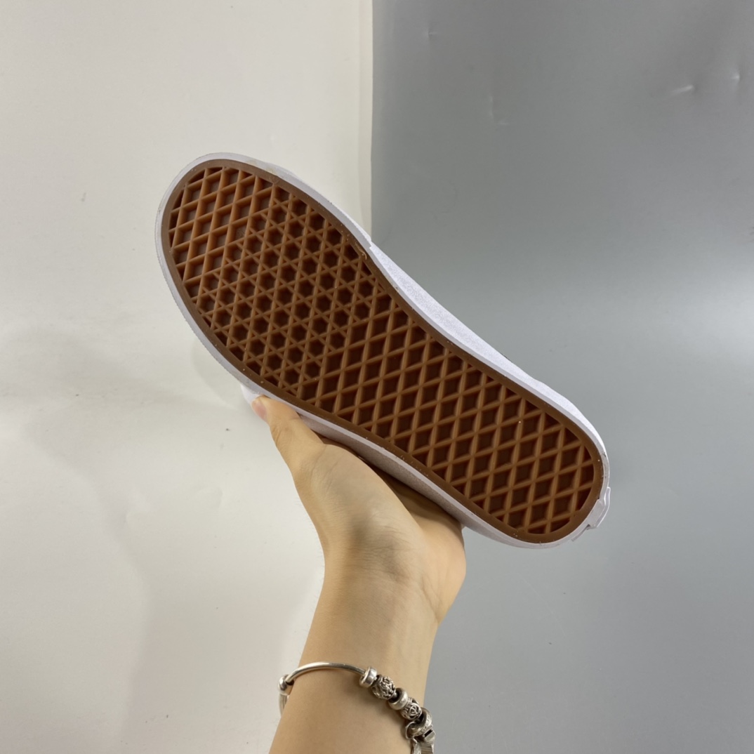 P150 Vans Style 36 万斯骷髅头印花 低帮硫化帆布休闲板鞋 VN0A4BVEN8K