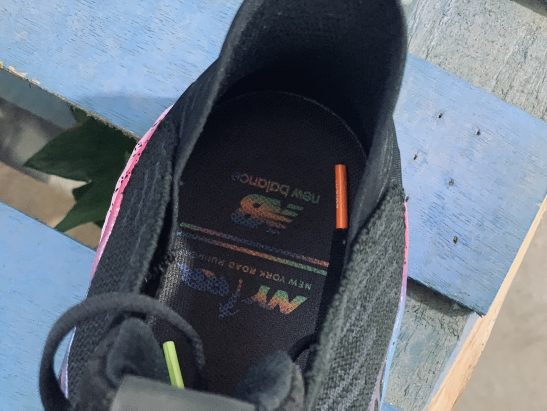 340💰（编号55）⚠️不退换
正品NB 1080v10旗舰跑鞋 纽约曼哈顿联名配色 
国内无售 这个订单都是出国外的 保真
女码36 36.5 37 37.5 38 39 
男码39.5 40 40.5 41.5 42 42.5 43 44 正常码数