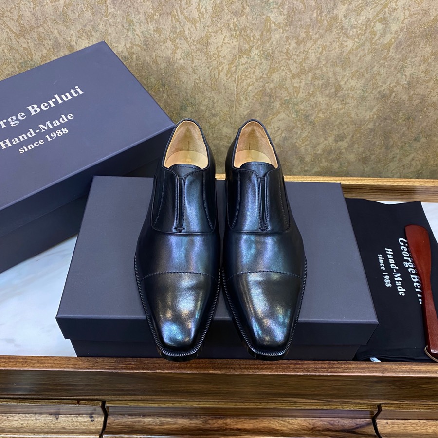 NO:345415,Berluti [support global counter inspection] originated from 1988s [pure handmade] Top craftsmanship Who competes with? Superb craftsmanship, Italian imported cowhide, high and gentlemanly taste, leather has a glossy and softer the more carefully debugged, the best last 100% comfort 38/45,,cowhide19860909批震撼出货 Berluti【支持全球专柜验货】源于1988s【纯手工制作】顶尖工艺 谁与争锋 高超精湛工艺 意大利进口牛皮大底 穿出高贵绅士品味 皮质越穿越有光泽度 越柔软 经精心调试最佳楦型 舒适度百分百 38/45,,cowhide,Men's shoes