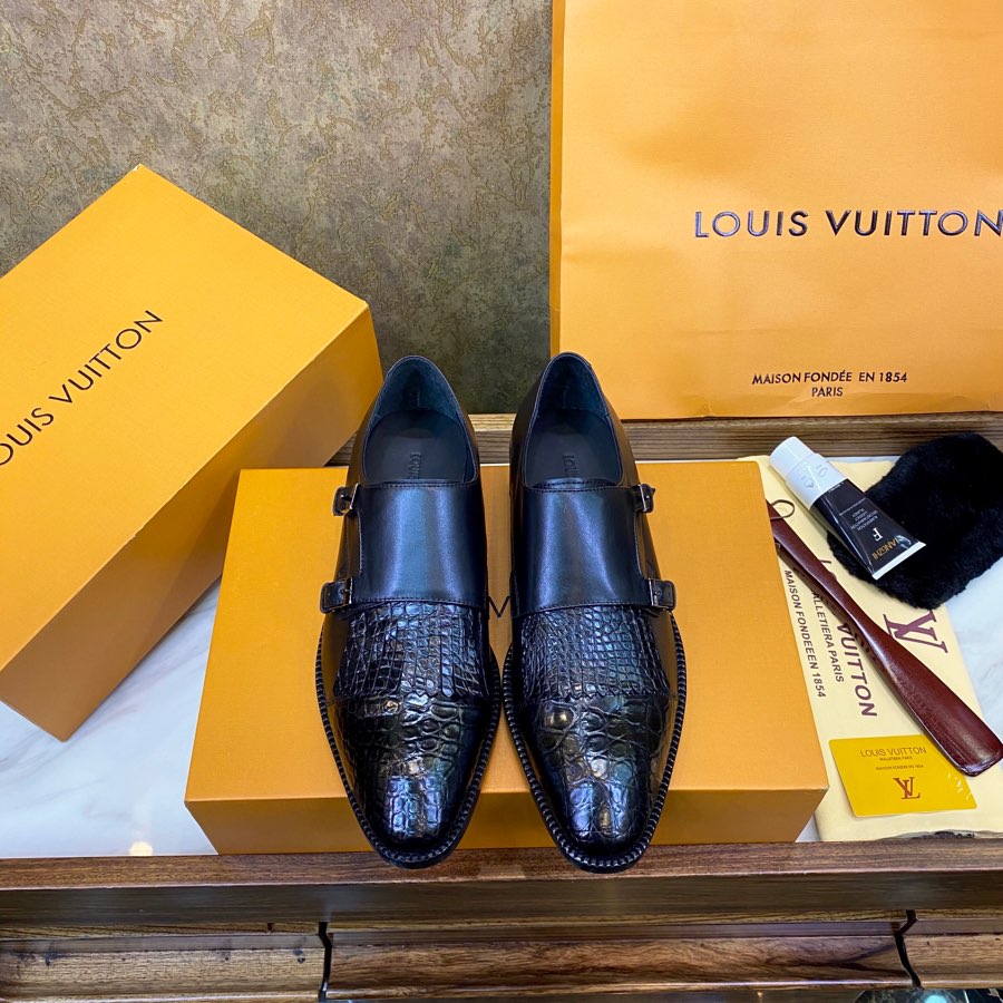 NO:356216,[Support global counter inspection] Top craftsmanship Who competes with [Thai Siamese crocodile belly + Italian cowhide] Specially for nobles [Spot] Superb craftsmanship imported Italian cowhide, high-quality and gentlemanly taste, leather becomes more shiny and softer the more carefully debugged, best last 100% comfort 38/45,,cowhide19860909【支持全球专柜验货】顶尖工艺 谁与争锋【泰国暹罗鳄鱼肚皮 +意大利牛皮】专供貴族【现货】高超精湛工艺 意大利进口牛皮大底 穿出高贵绅士品味 皮质越穿越有光泽度 越柔软 经精心调试最佳楦型 舒适度百分百 38/45,,cowhide,Men's shoes