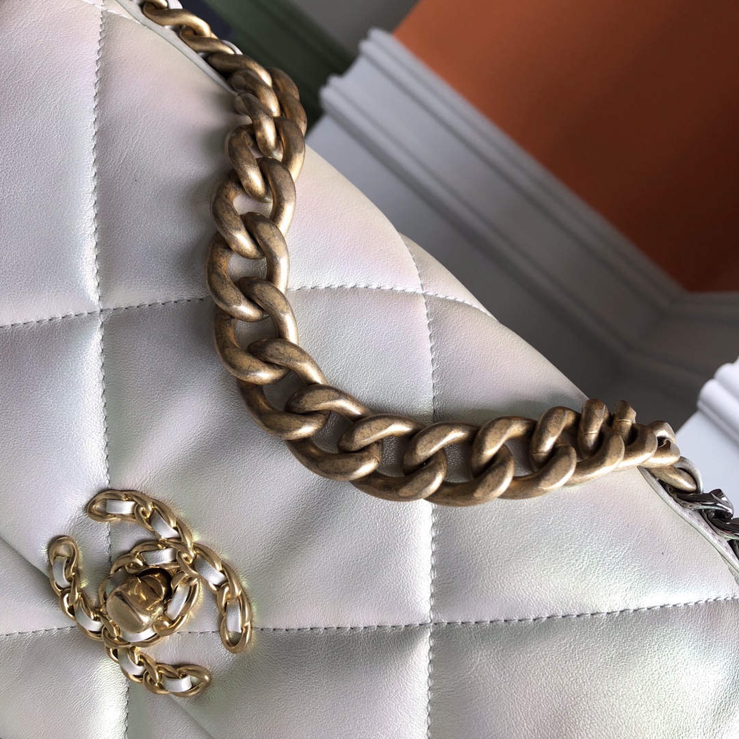 特级白金版 Chanel 经典款之19bag 全球明星、网红都在抢爆的一款独球霸 ZP羊皮 厚镀纯钢五金 手提、肩背、斜挎 实用性极强 5