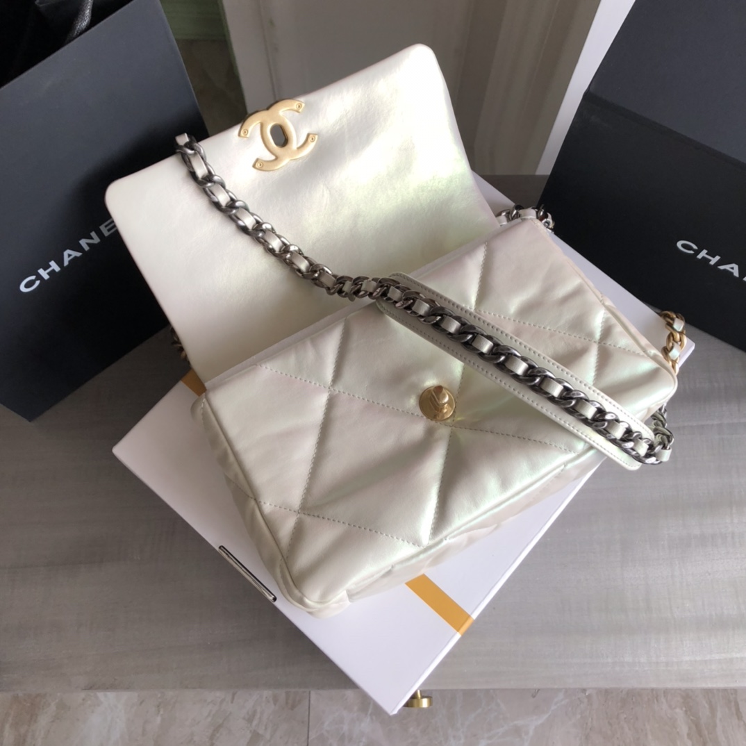特级白金版 Chanel 经典款之19bag 全球明星、网红都在抢爆的一款独球霸 ZP羊皮 厚镀纯钢五金 手提、肩背、斜挎 实用性极强 6