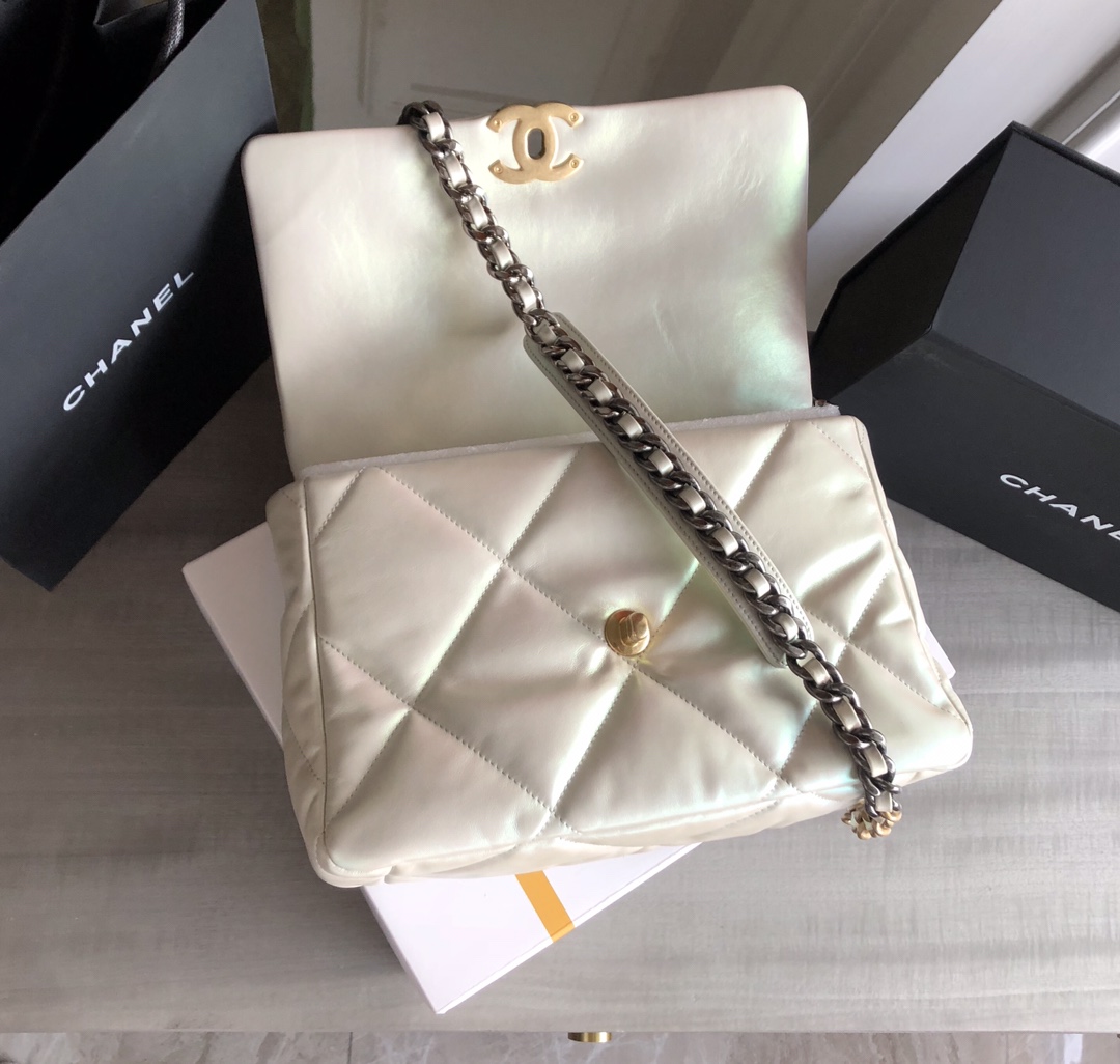 特级白金版 Chanel 经典款之19bag 全球明星、网红都在抢爆的一款独球霸 ZP羊皮 厚镀纯钢五金 手提、肩背、斜挎 实用性极强 6