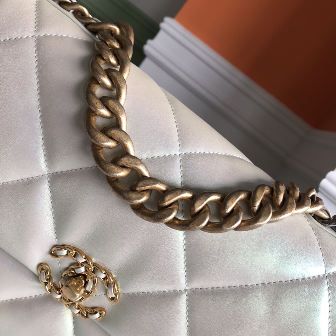 特级白金版 Chanel 经典款之19bag 全球明星、网红都在抢爆的一款独球霸 ZP羊皮 厚镀纯钢五金 手提、肩背、斜挎 实用性极强 5