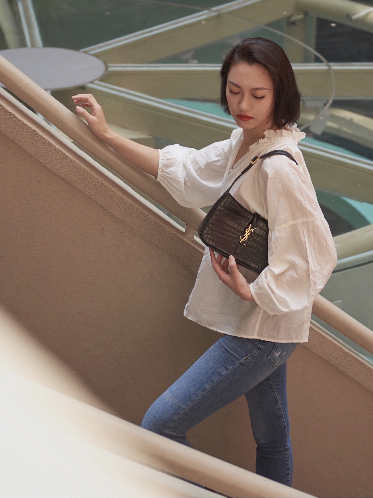 Saint laurent Ysl LE 5 À 7 鳄鱼纹腋下包 657228黑色