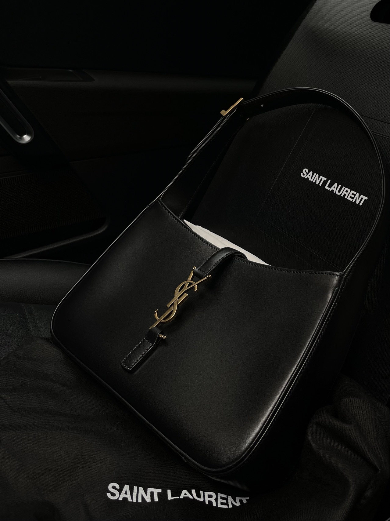 Saint laurent Ysl LE 5 À 7 平纹腋下包 657228黑色
