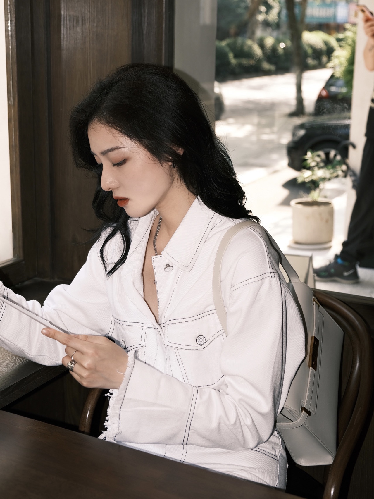 Ysl 𝑴𝒂𝒏𝒉𝒂𝒕𝒕𝒂𝒏 29CM曼哈顿法棍包 579271白色牙签纹金扣