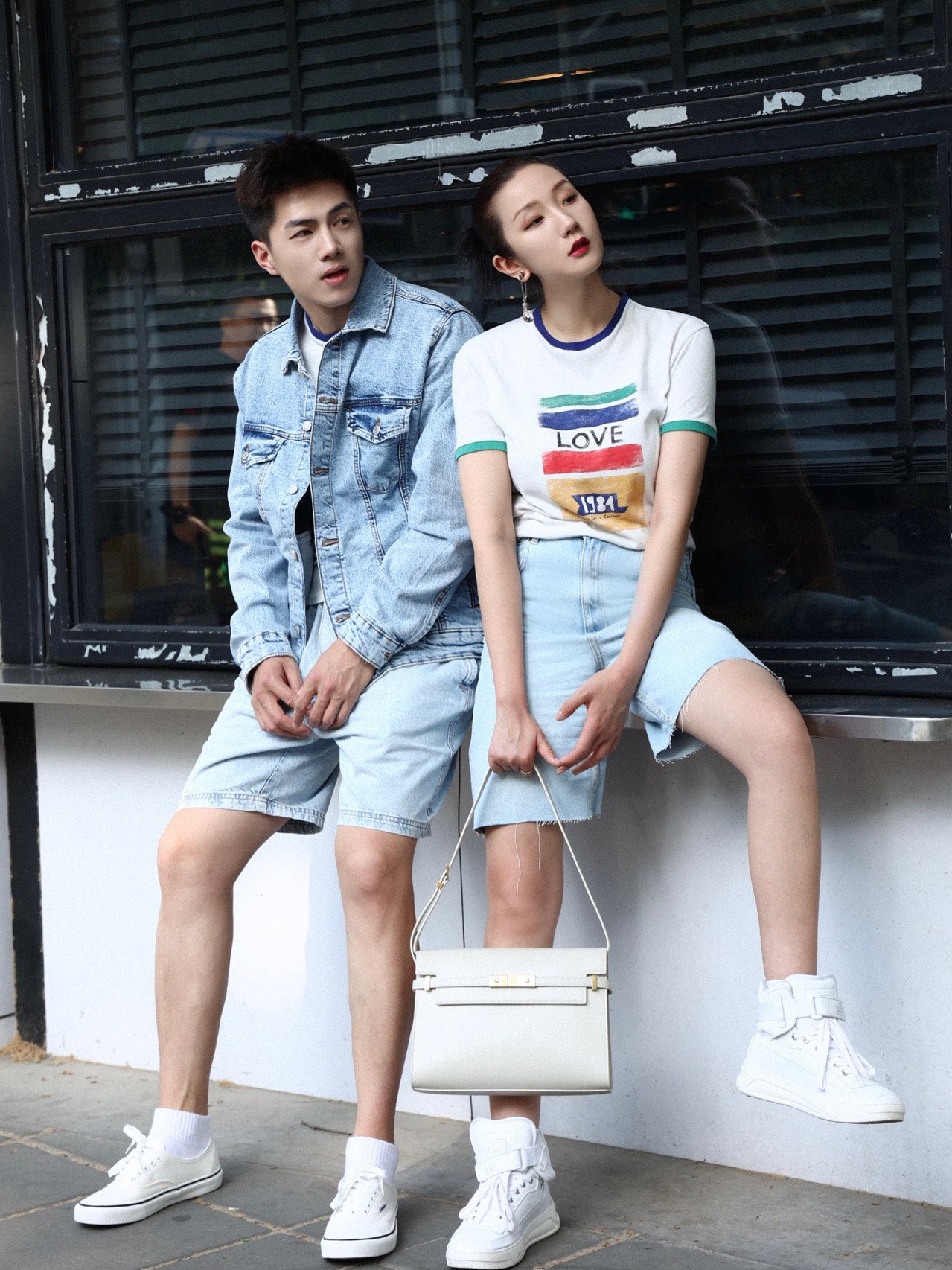 Ysl 𝑴𝒂𝒏𝒉𝒂𝒕𝒕𝒂𝒏 29CM曼哈顿法棍包 579271白色牙签纹金扣