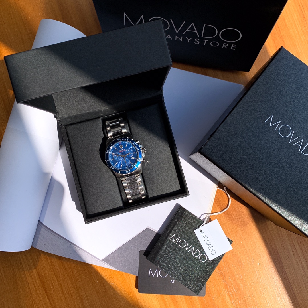 Часы Movado
