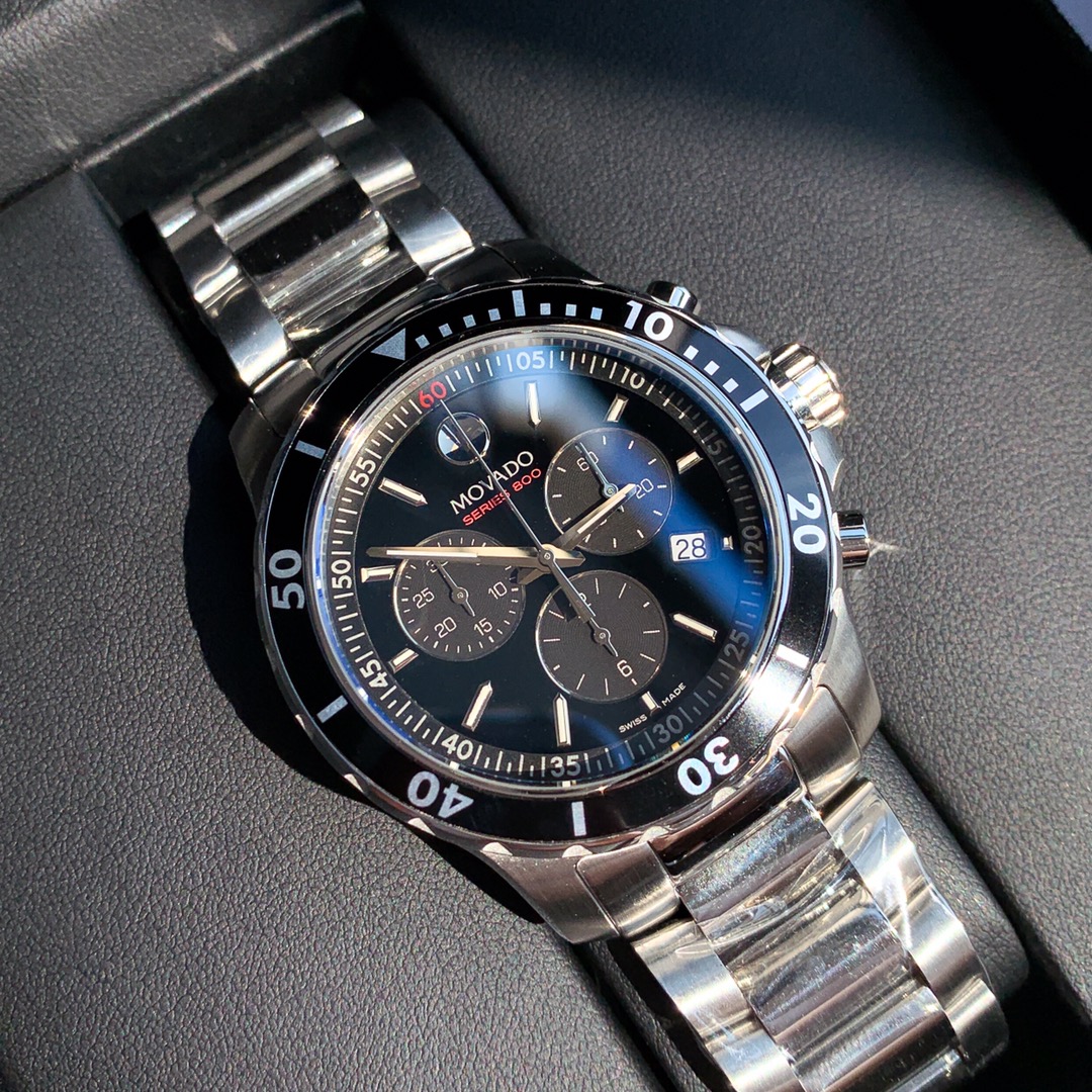 Часы Movado