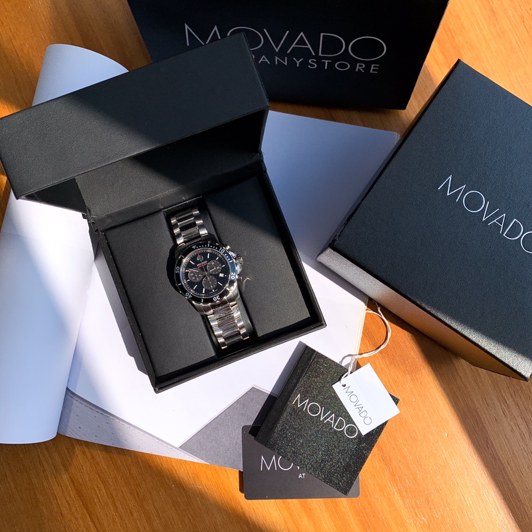 Часы Movado