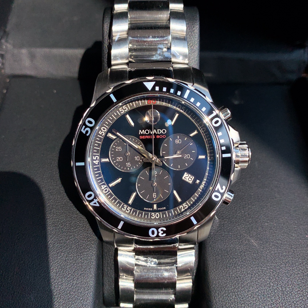 Часы Movado